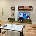 Unique Duplex Near Center شقة